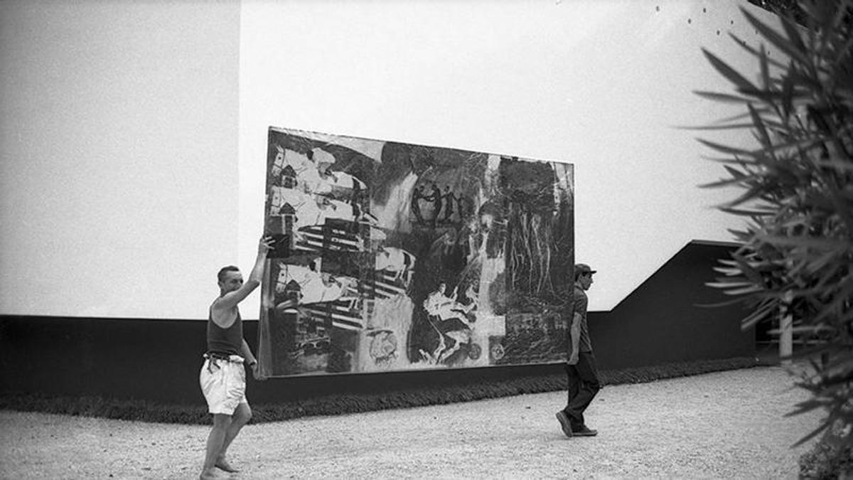 Transporte de las obras de Robert Rauschenberg en la Bienal de Arte de Venecia.