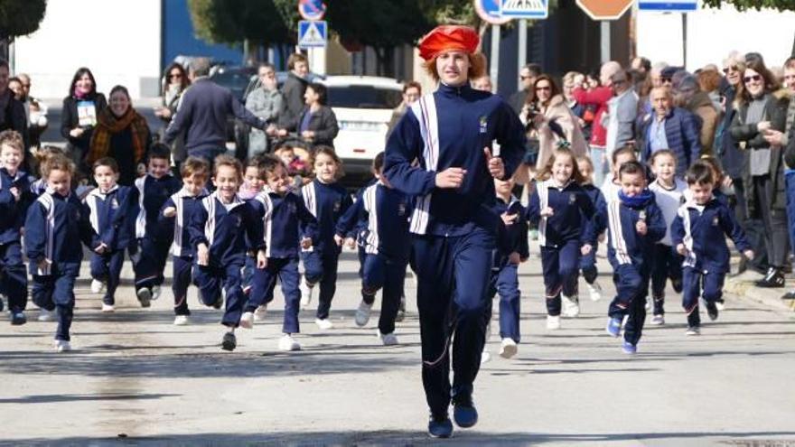 La solidaritat posa a córrer a l&#039;alumnat del Col·legi Sagrada família de Silla