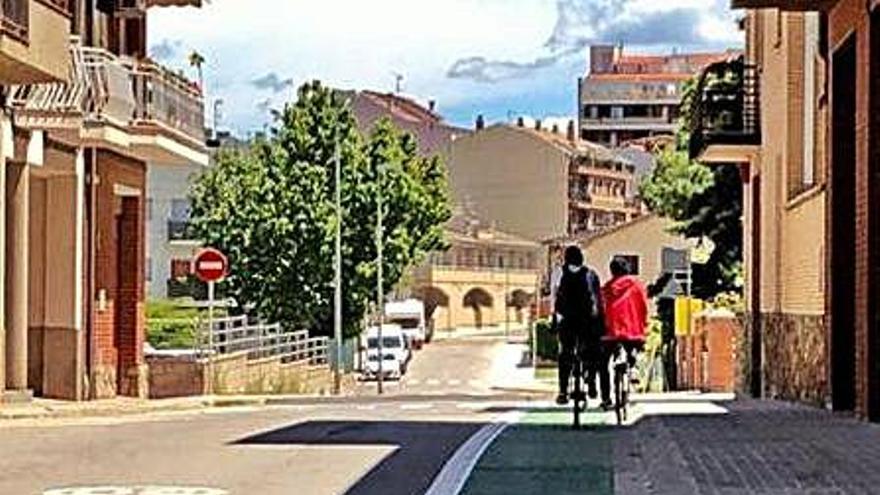 Una proposta és ampliar el carril bici