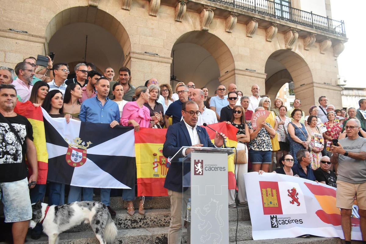 Galería | Las manifestaciones en apoyo de Ceuta en Extremadura, en imágenes