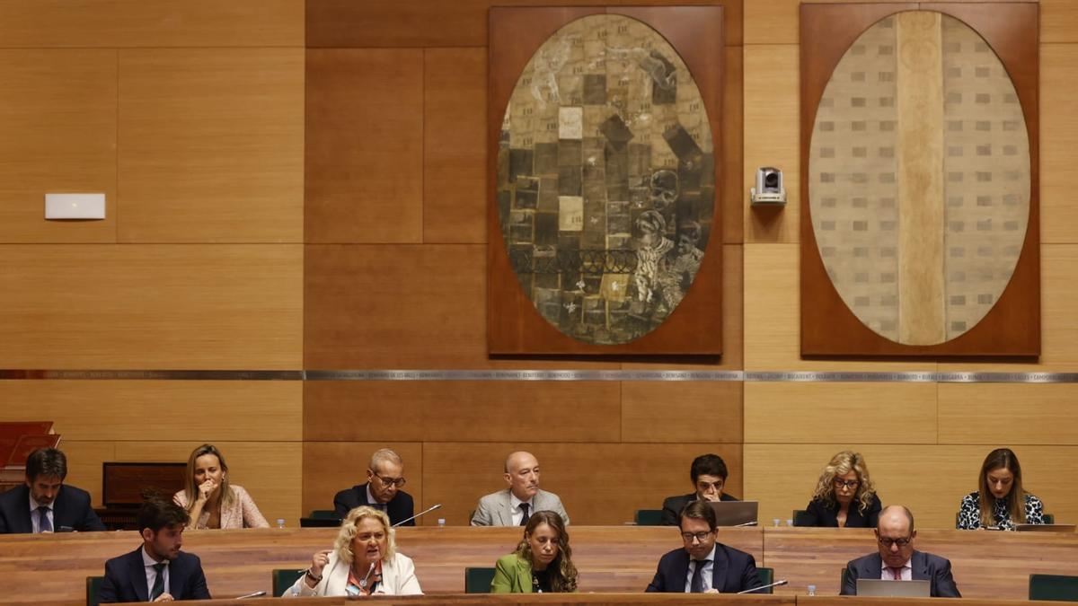 PP y Vox presentan una moción para ampliar el Puerto.