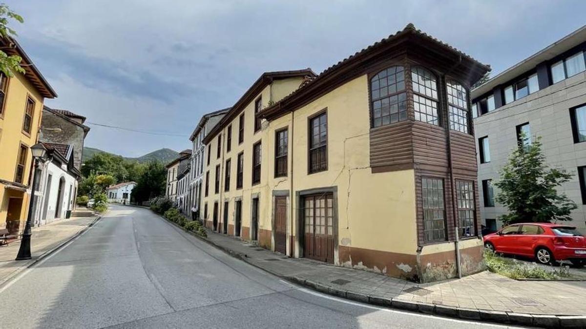 Edificio en venta en Oviedo.