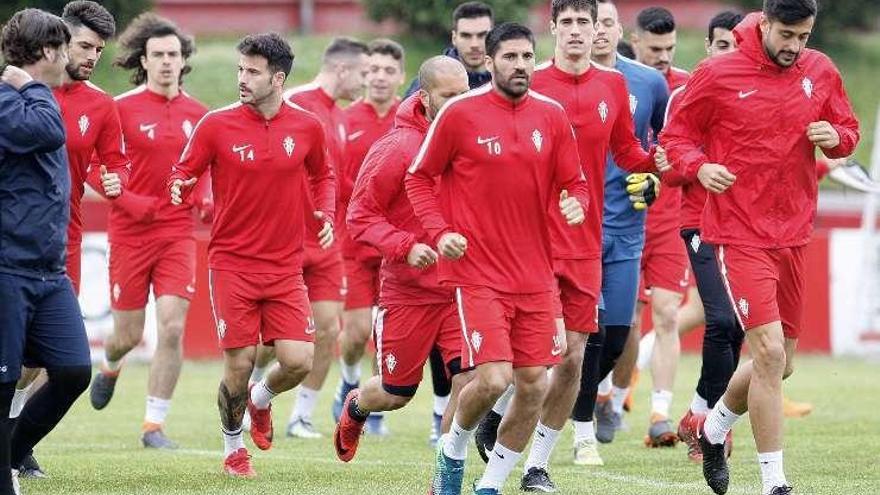 Un momento del entrenamiento de ayer en Mareo.