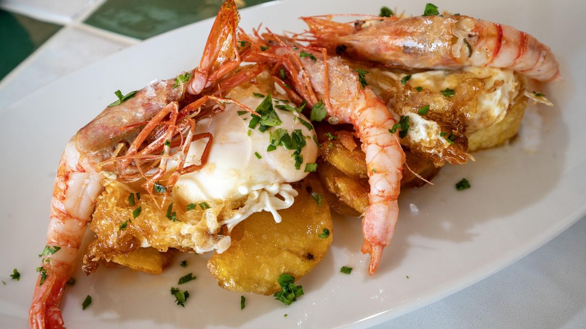 Las gambas con huevo y patatas de L'Anxova Divina.