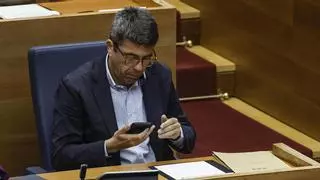 Mazón llama por primera vez a las tres asociaciones de víctimas de la dana siete meses después