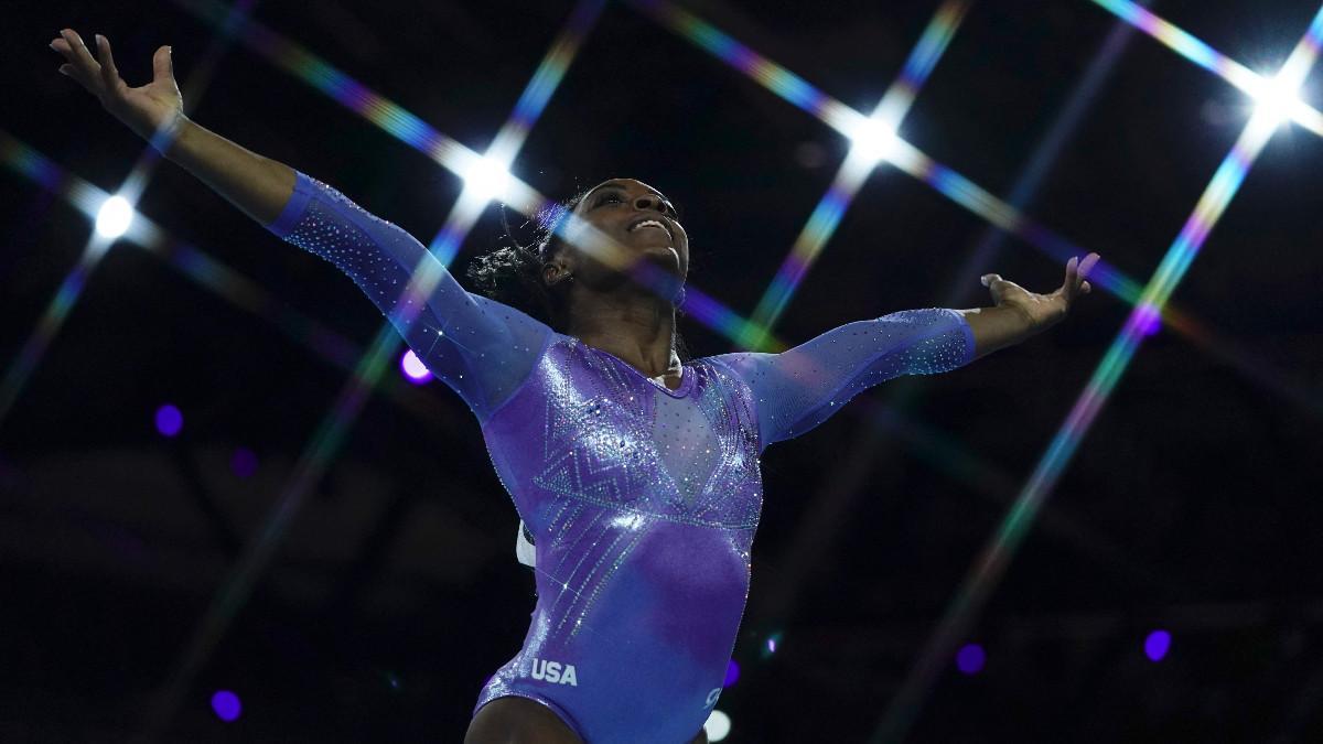 Simone Biles, durante uno de sus ejercicios