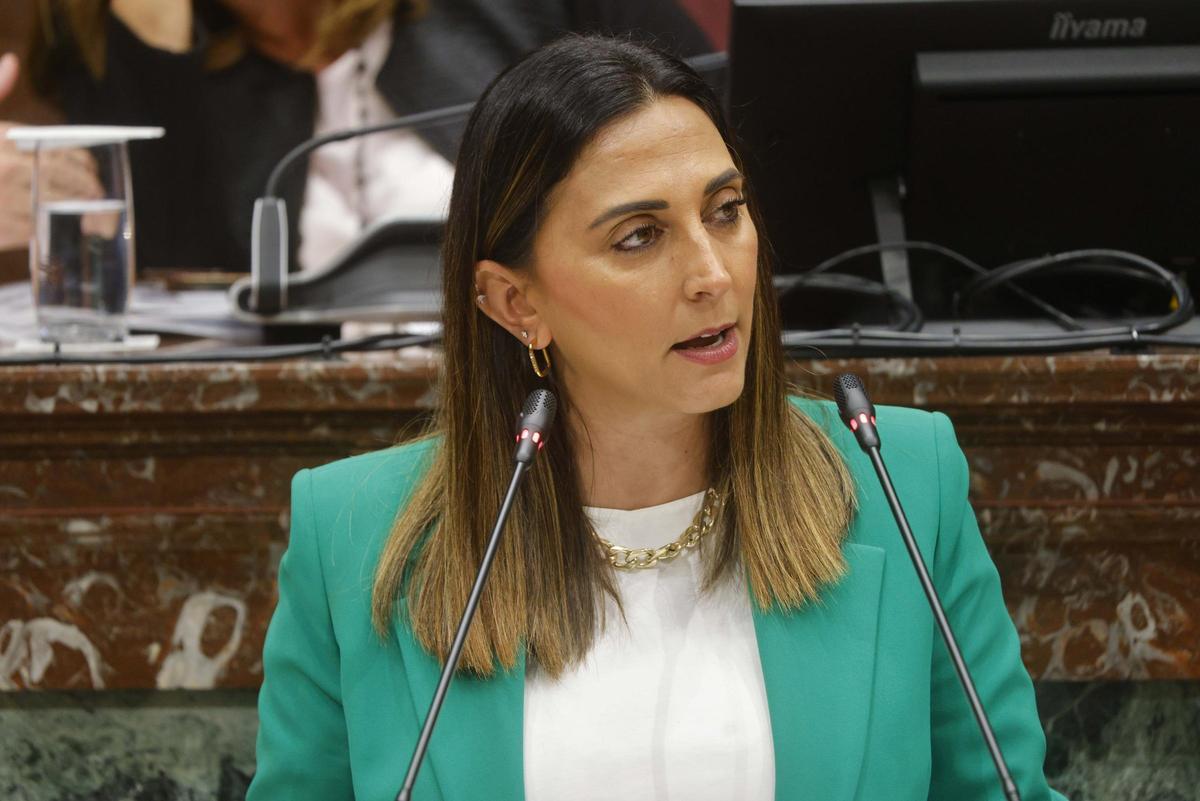 La consejera de Agricultura, Sara Rubira, este jueves durante su intervención en la Asamblea Regional.