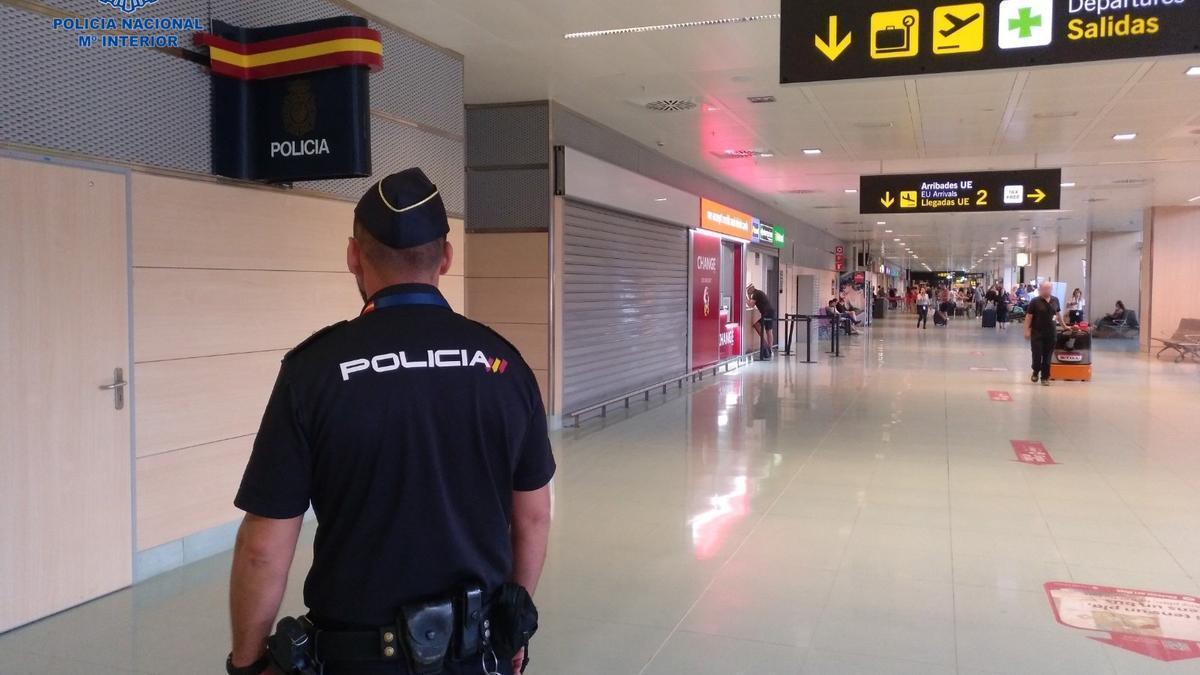 Un agente de la Policía Nacional, en una foto de recurso