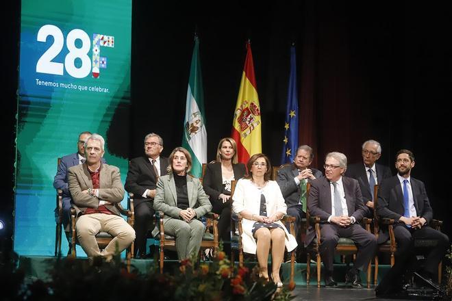 La entrega de Banderas de Andalucía en Córdoba, en imágenes