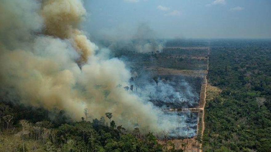 EE.UU. dice ahora que no apoya la ayuda del G7 a Brasil por la Amazonía