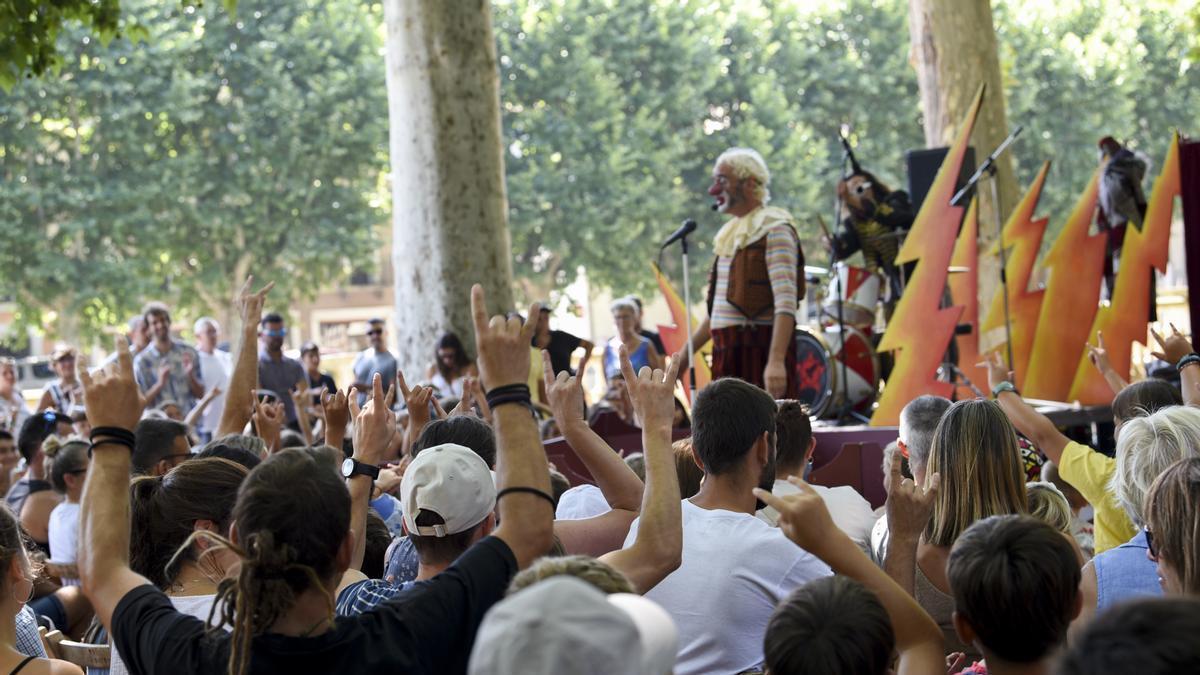 Fira de Circ al Carrer de la Bisbal d'Empordà