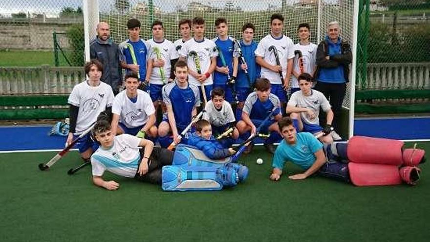 Los jugadores ourensanos en Santander. // FdV