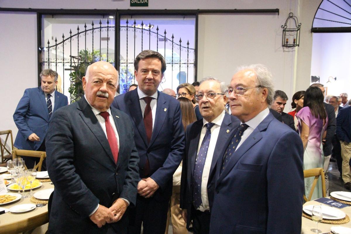 Lucena. 40 aniversario de la empresa Infrico, con asistencia de Jesús Aguirre, josé Antonio nieto y miembros de la Corporación municipal de Lucena