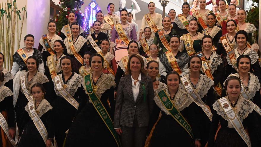 Vídeo: Recepción de las reinas de los pueblos en Castelló