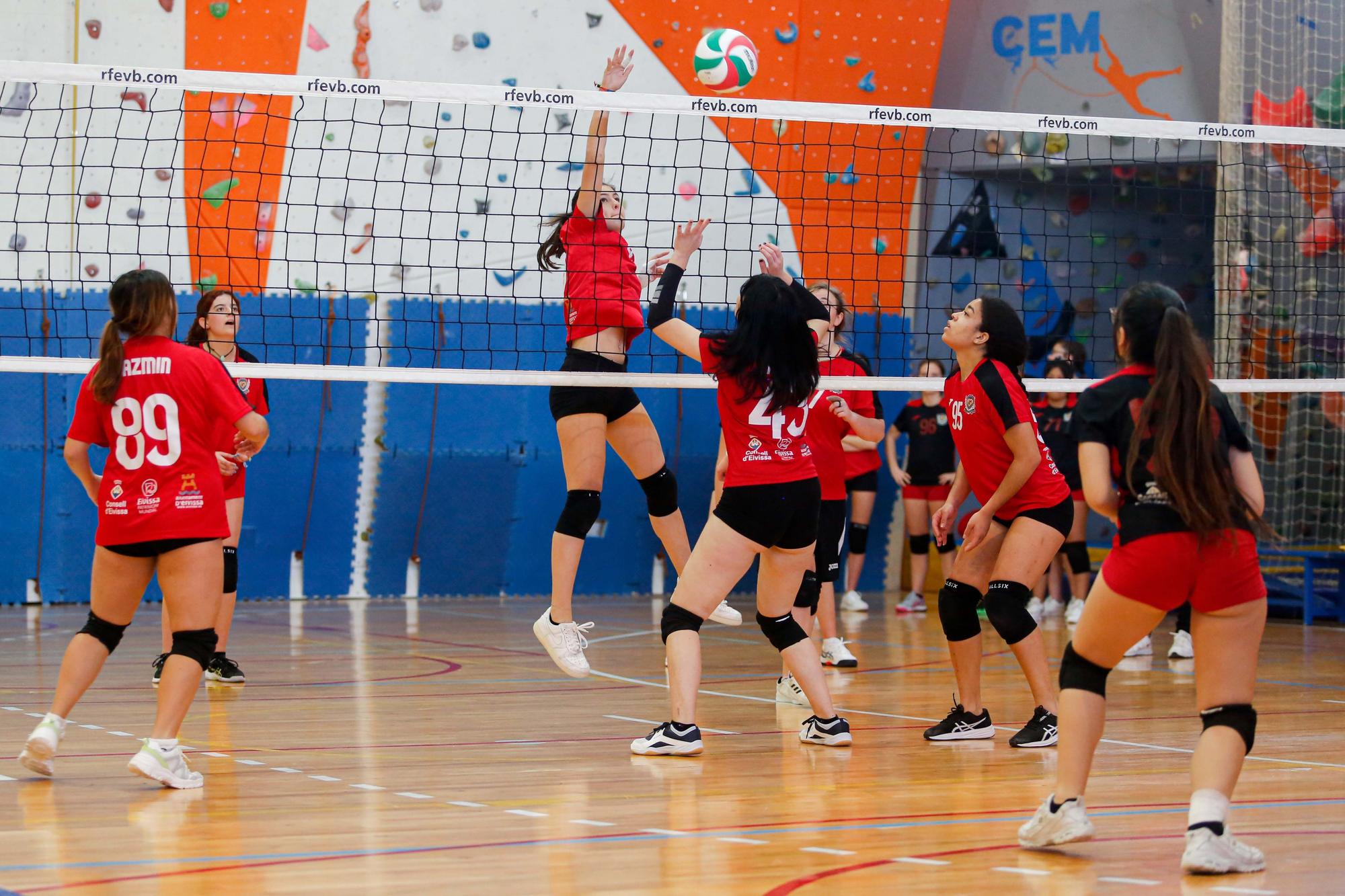 El CV Ibiza se corona campeón juvenil femenino de voleibol