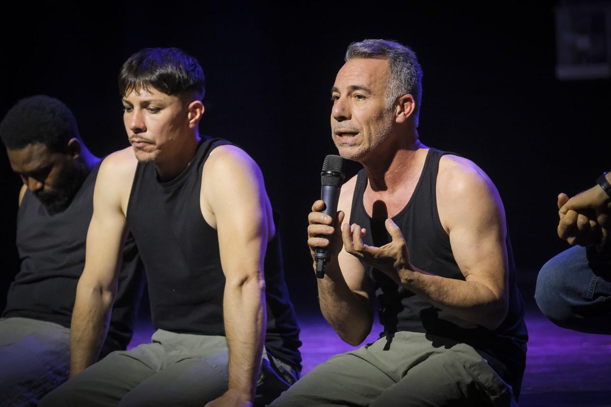 Obra de teatro en el Centro Cultural Guayres