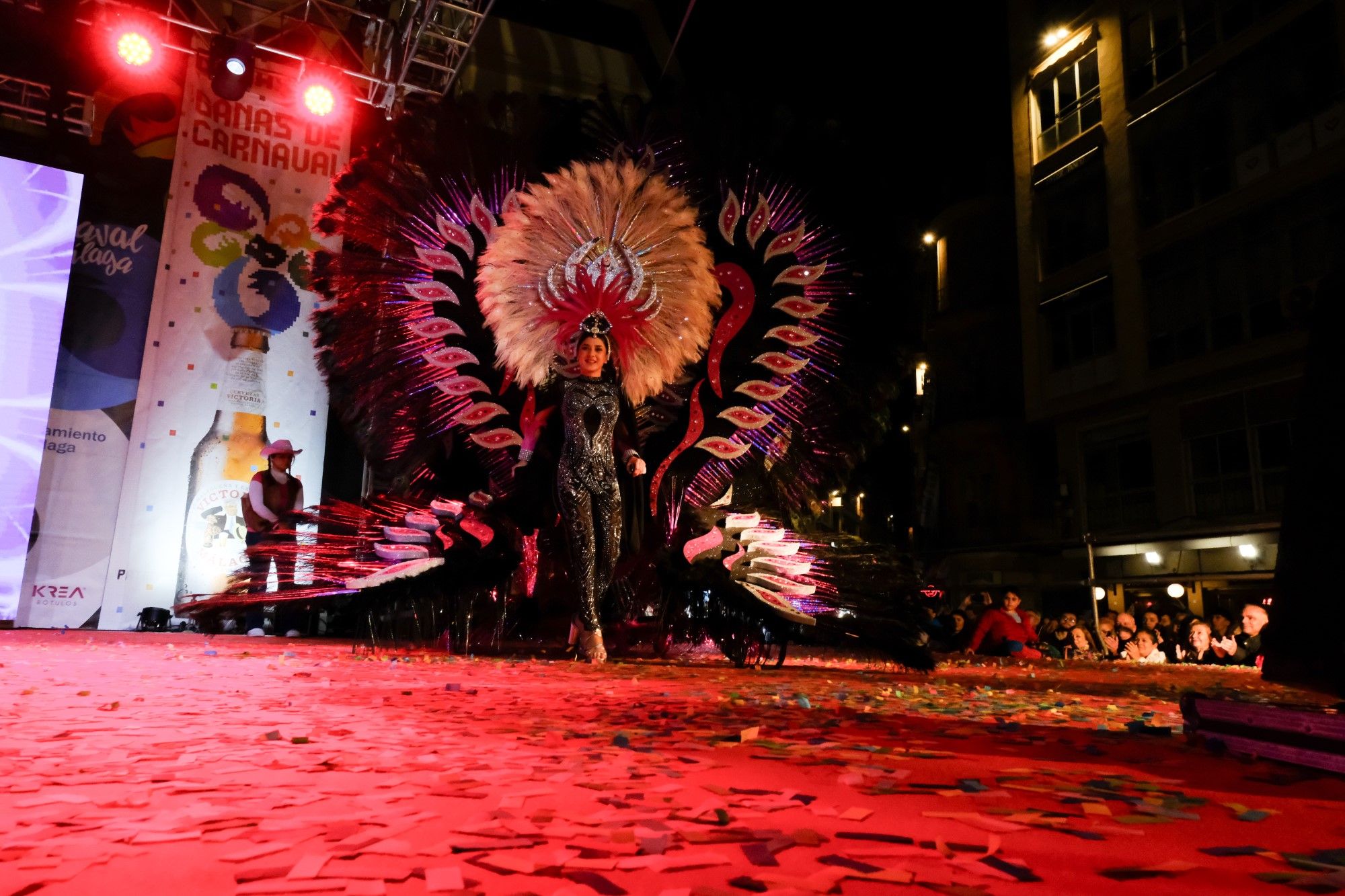 El Carnaval de Málaga ya toma las calles tras el pregón de Maxi