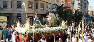 La procesión de la "burrita" inicia la Semana Santa alicantina
