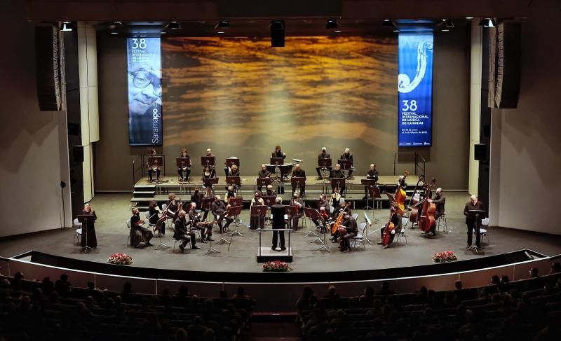 Jordi Saval y la Orquesta de las Naciones