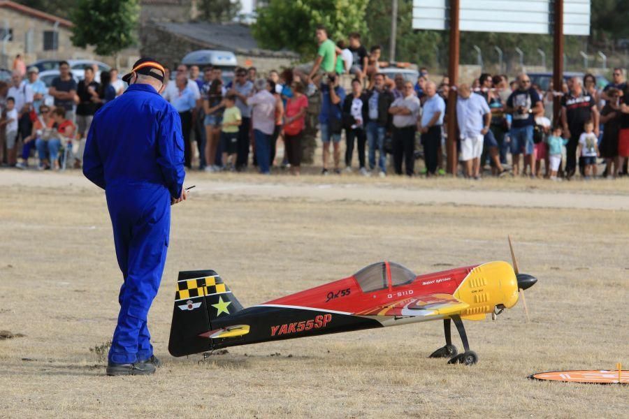 Exhibición de aeromodelismo en Bermillo de Sayago