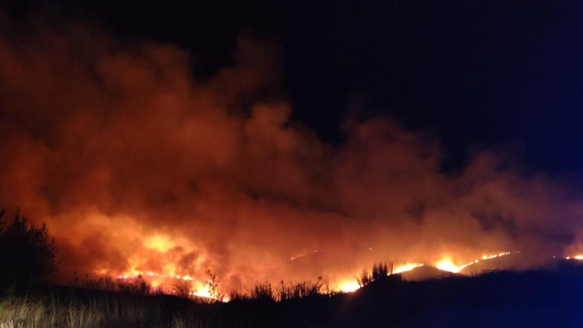 Estado del incendio en A Gudiña. // FdV