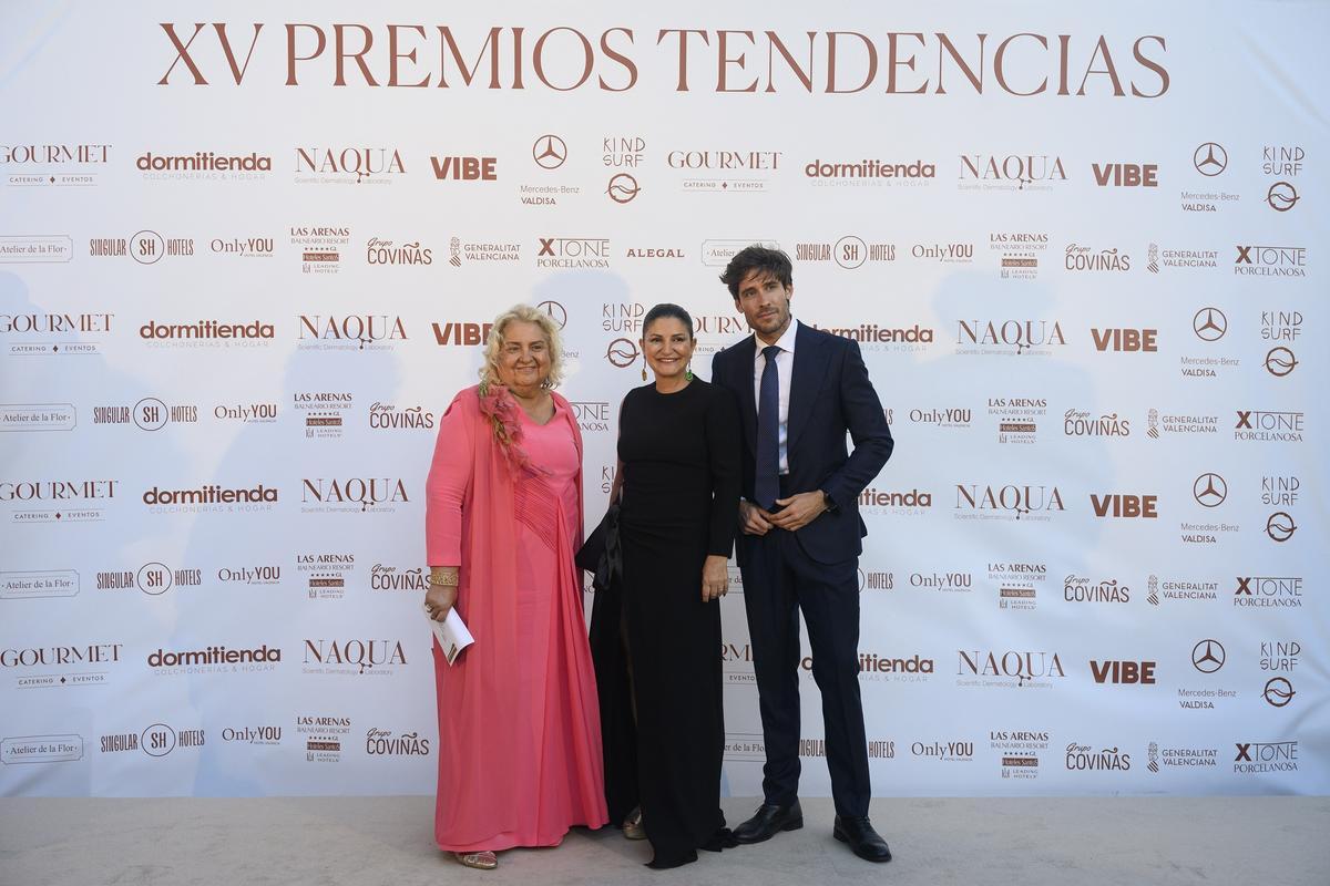 María José Ferrer Sansegundo, Ángela Pla y Juan Carlos Caballero.