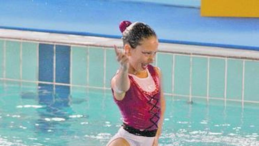 Un ejercicio del Campeonato de España alevín de natación sincronizada.