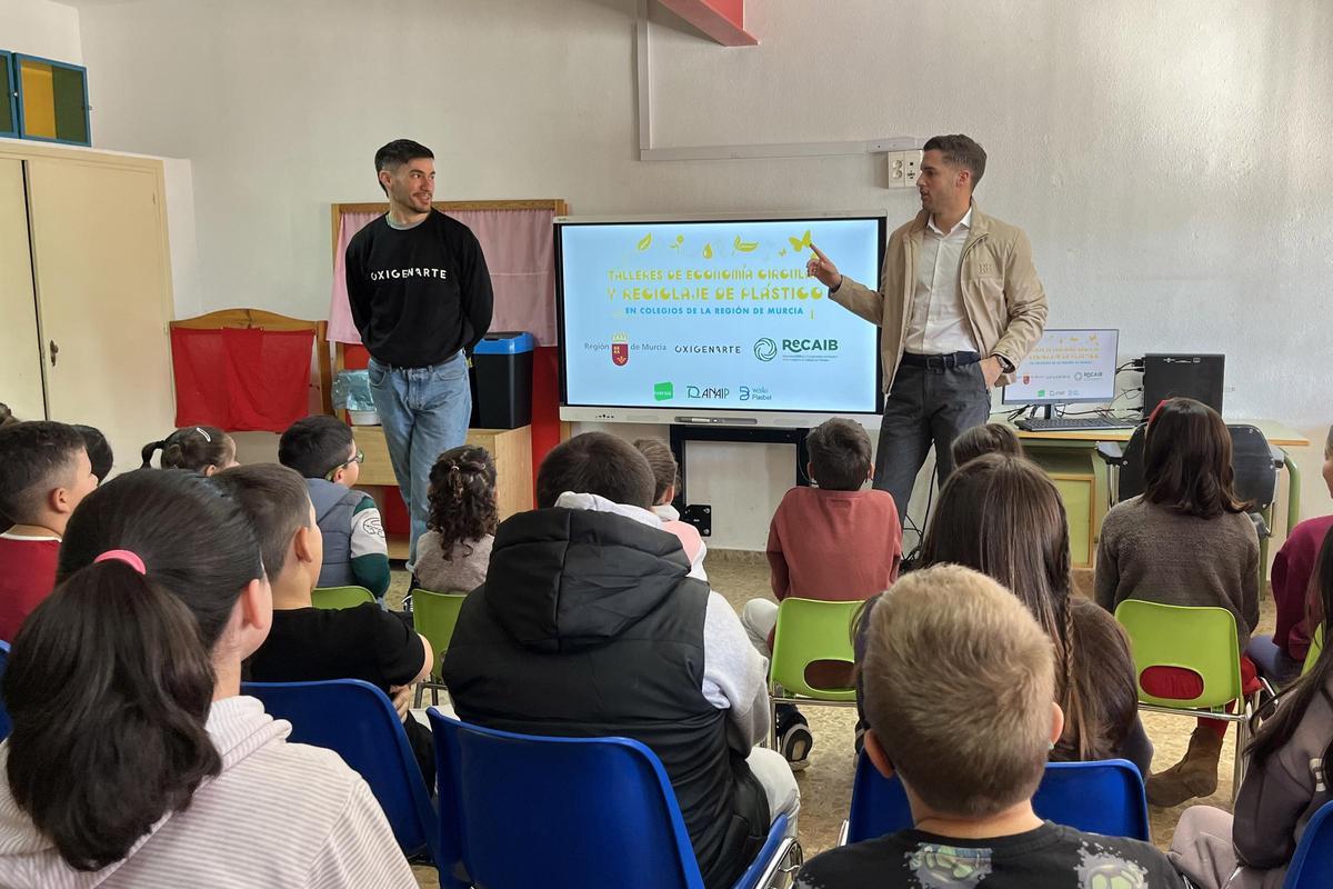 Talleres de reciclaje y consumo responsable de ReCAIB