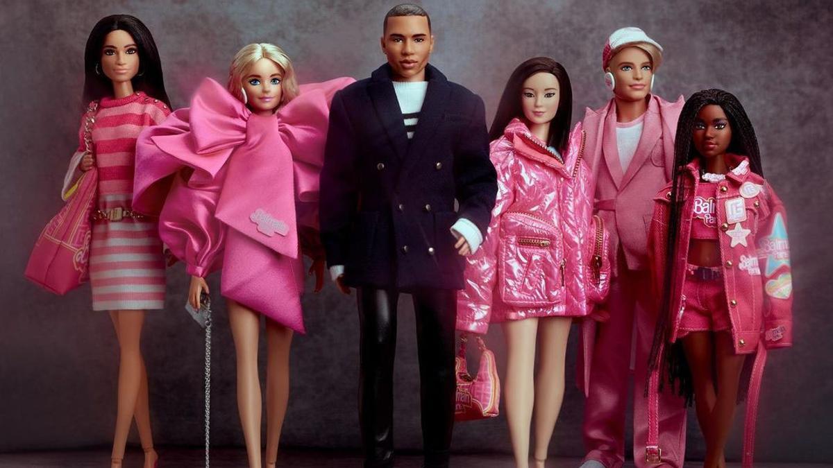 ¿Siempre soñaste con la ropa de Barbie? Ahora Balmain la diseña a tamaño real