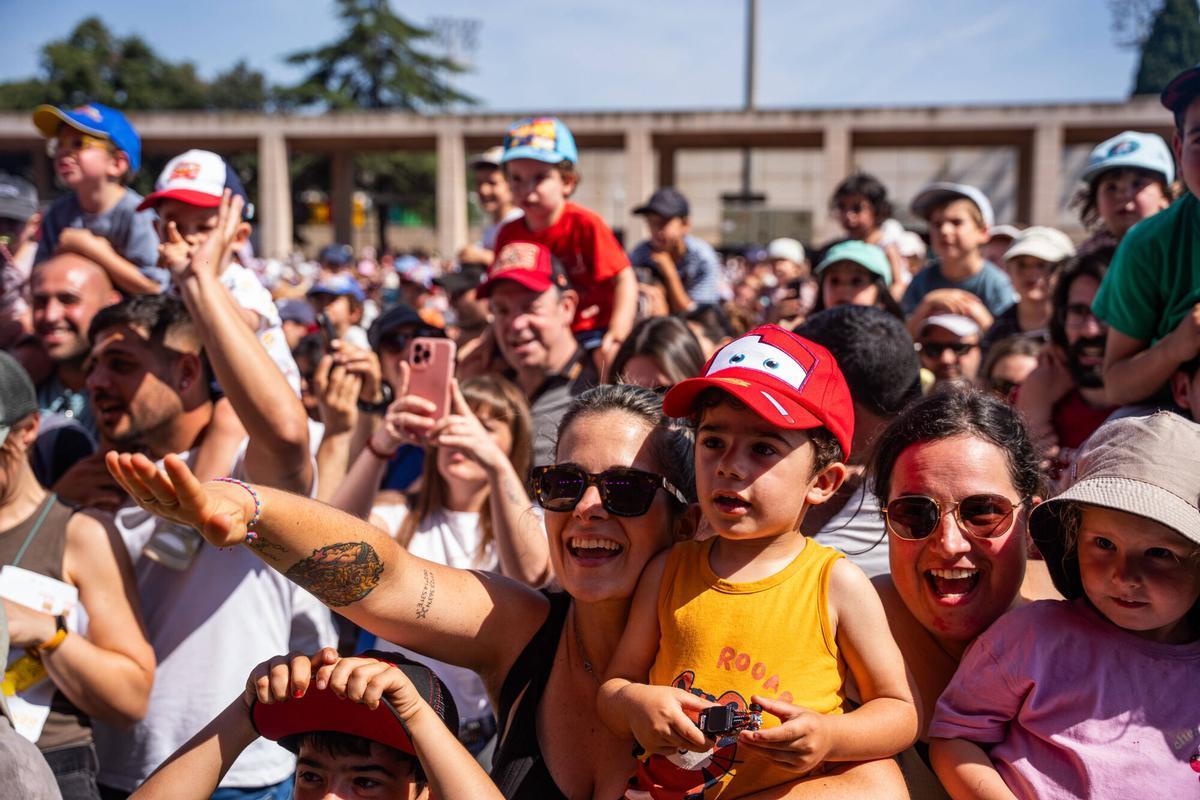 Este fin de semana, 30 y 31 de mayo, la Anella Olímpica de Montjuïc acoge la iniciativa ‘3Cat en Viu’, la gran fiesta de la tele pública catalana para acercar sus programas a la audiencia. Cinco escenarios llenarán más de 25.000 metros cuadrados, de 10.00 a 18.00 horas, para ofrecer actividades y espectáculos en directo.