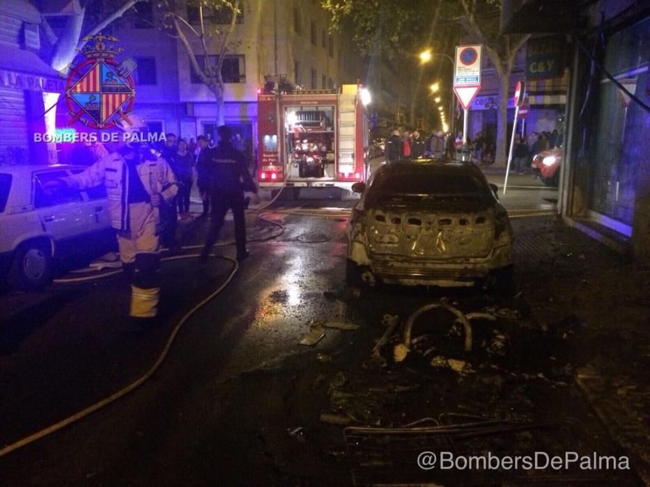 Espectacular incendio de madrugada en Palma