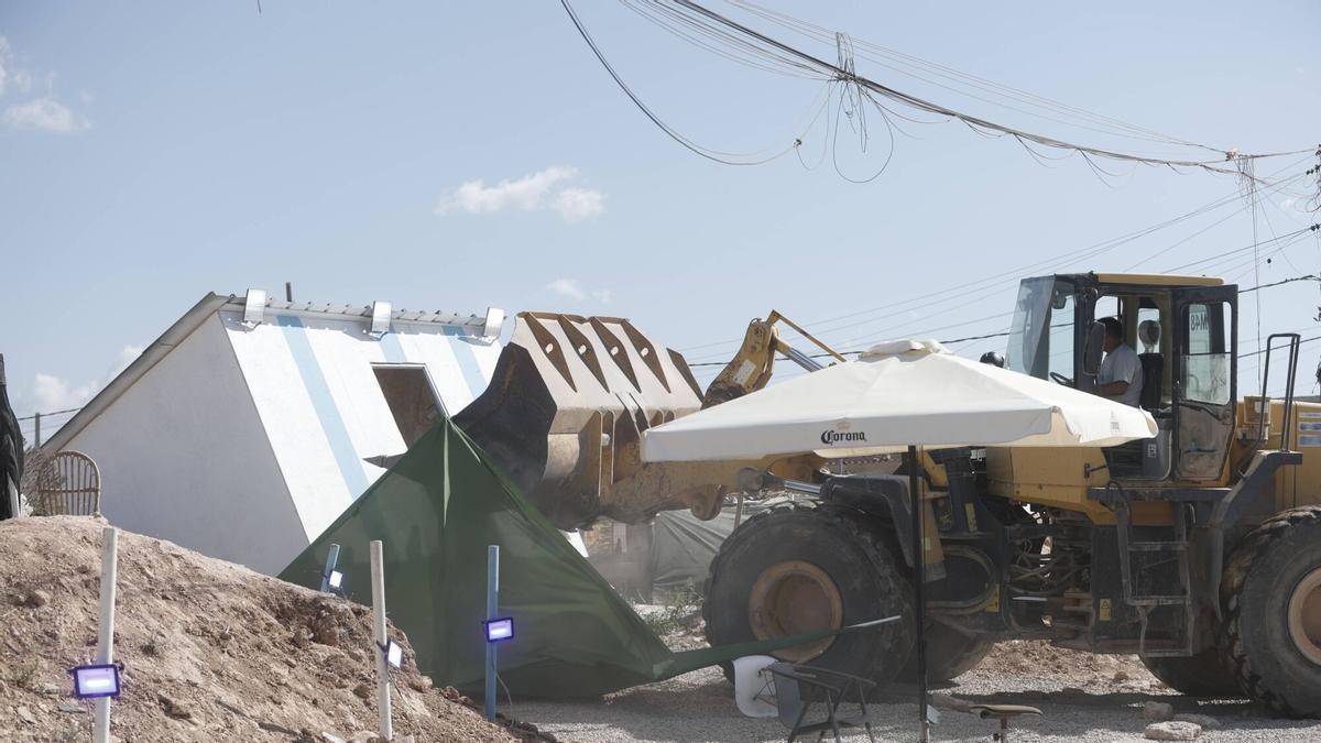 Operación policial en Son Banya contra el tráfico de drogas y la construcción ilegal de casetas