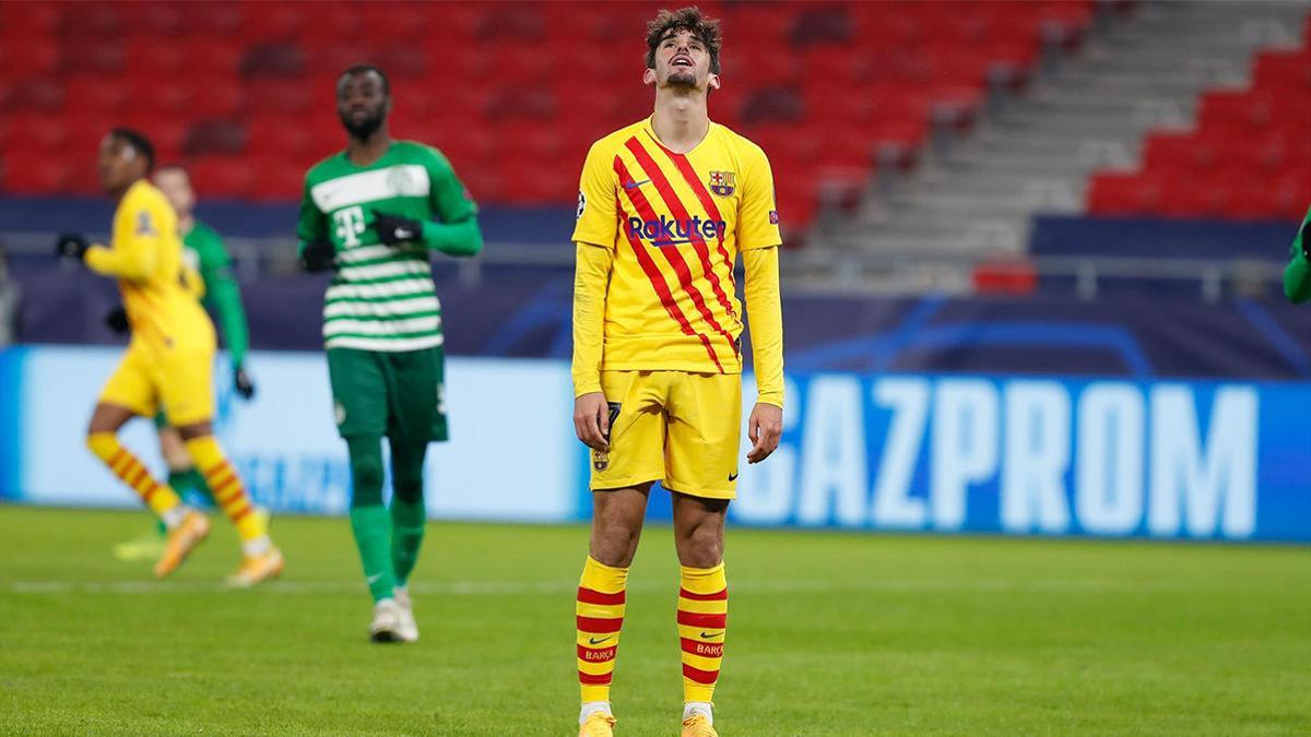 A Trincao se le resiste el gol con la camiseta del Barça