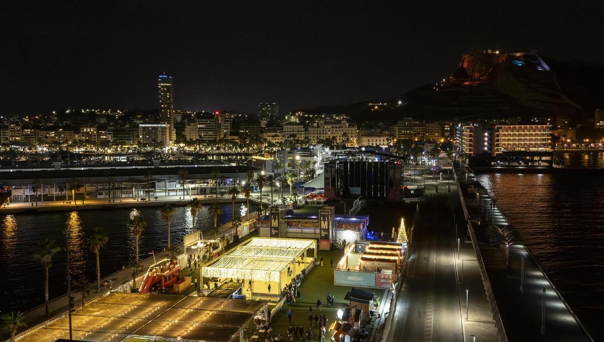 Navalia lleva la Navidad al puerto de Alicante