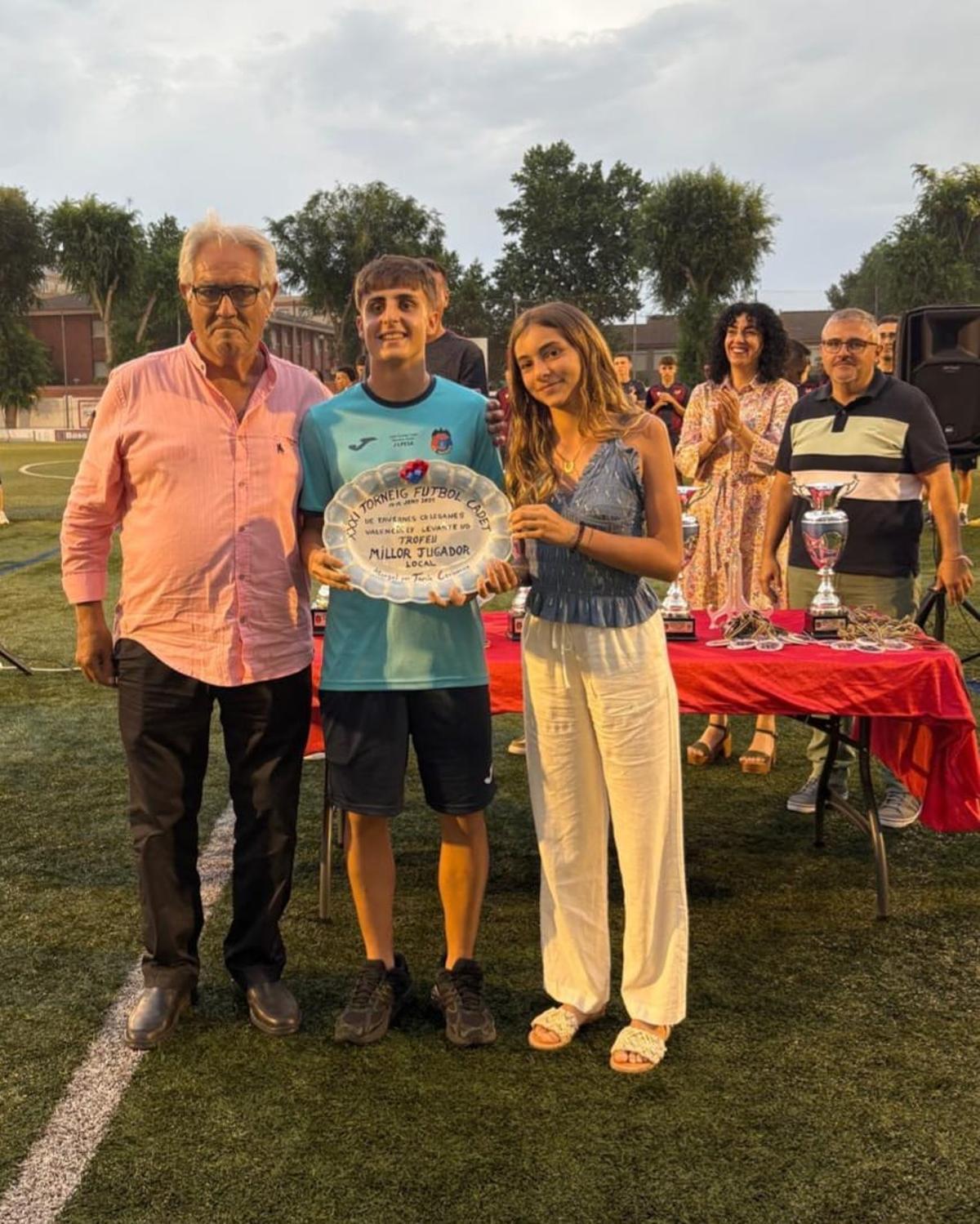 Azulejos Tarín entregó los trofeos a los mejores jugadores