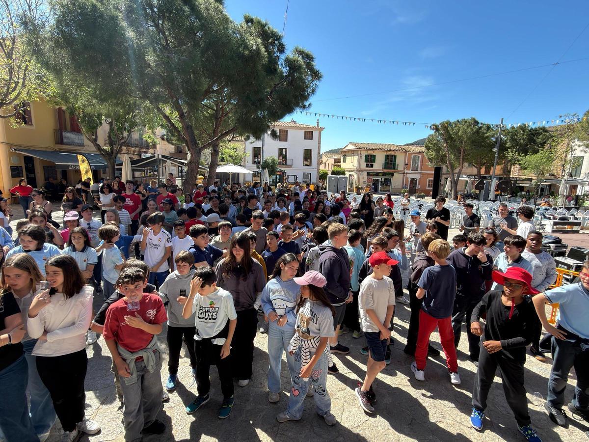 Más de 200 alumnos de centros educativos de Andratx protagoniza la tercera edición de “Musiqueando”