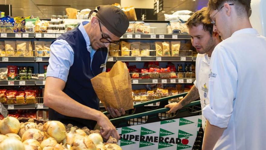 Visita de los finalistas del Campeonato de Canarias de Cocina a El Corte Inglés.