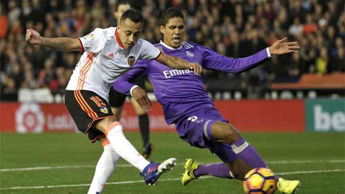 Varane acabó lesionado en Valencia