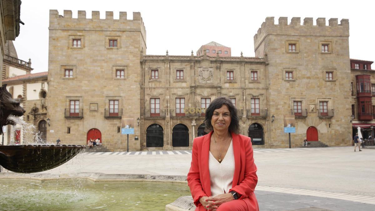 Montserrat López Moro, en la plaza del Marqués