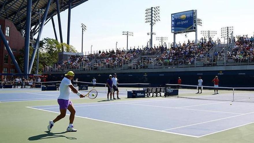 Nadal, entrenando en una de las pistas de Flushing Meadows