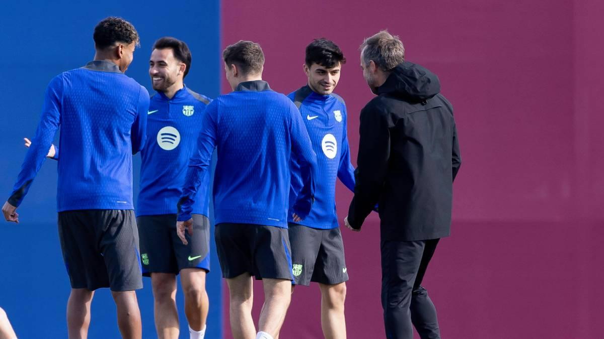 Flick, junto a Pedri, Eric y compañía en un entrenamiento