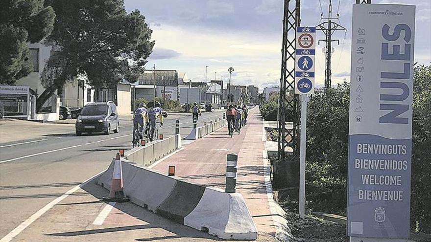 El Consell cierra «por seguridad» el carril bici del vial de la Vilavella