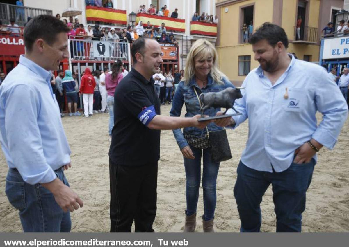 GALERÍA DE FOTOS -- Almassora late con toros bravos pese a la lluvia