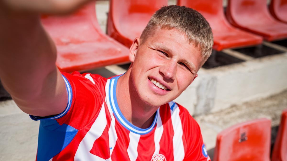 Oleksandr Pyshchur, en su presentación con el Girona