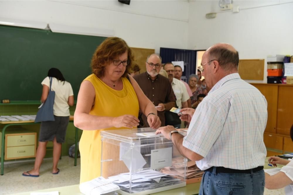 Elecciones Generales: Ambiente en los colegios de