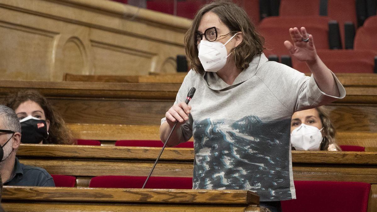 La diputada de la CUP, Eulàlia Reguant, en el Parlament.