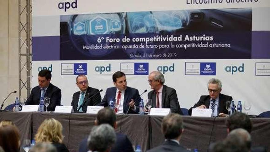 Por la izquierda, Ezequiel Navarro, Ricardo Olalla, Ignacio Crespo (director de consultoría en KPMG), Juan Luis Plá y Luis Moreno.