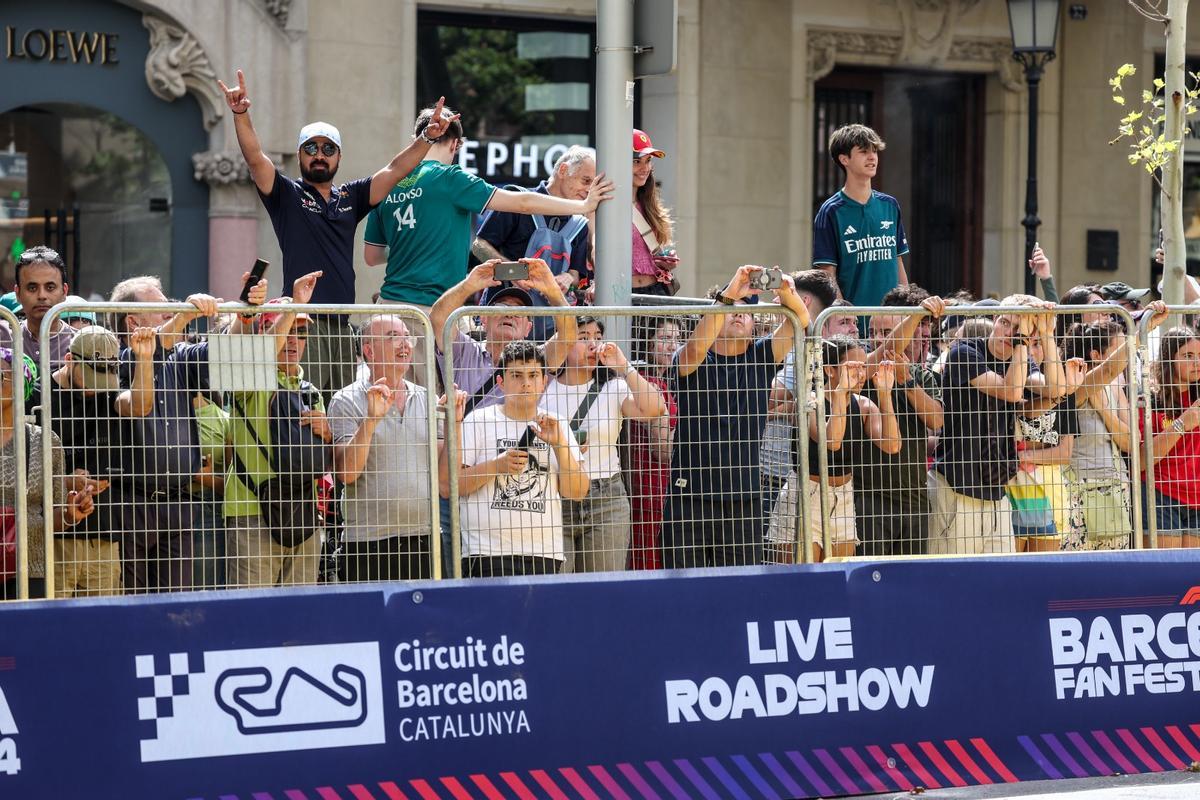 Exhibición F1 Barcelona: El Road Show en el Paseo de Gràcia, en imágenes Exhibición F1 Barcelona: El Road Show en el Paseo de Gràcia, en imágenes