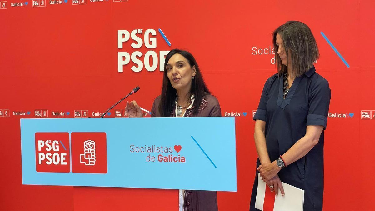 Carmen Rodríguez Dacosta y Lara Méndez, este lunes en el Parlamento.