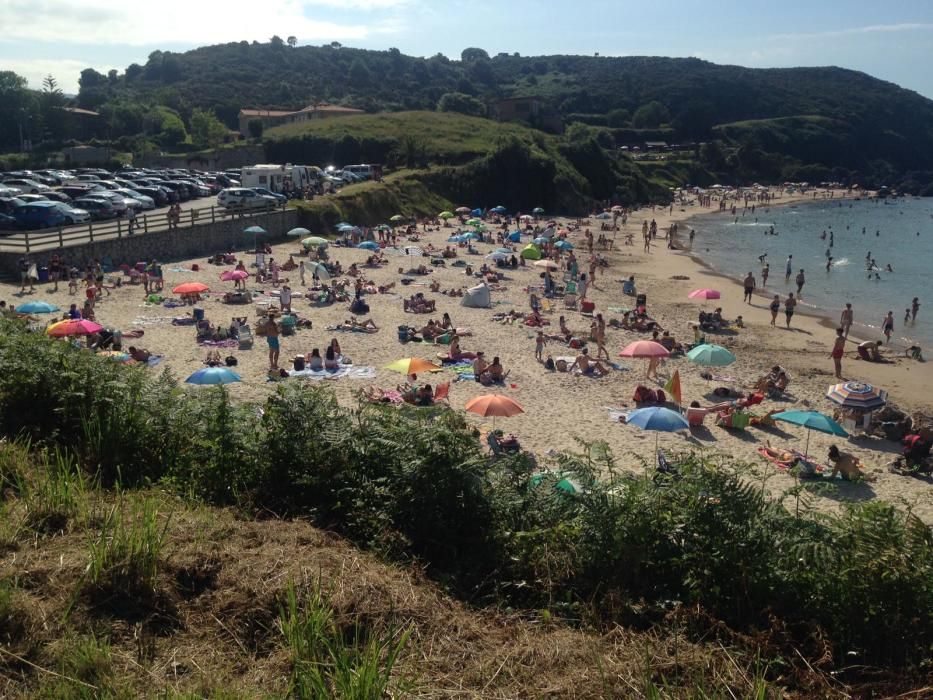 Sábado de playa en Asturias: parcelas de arenal